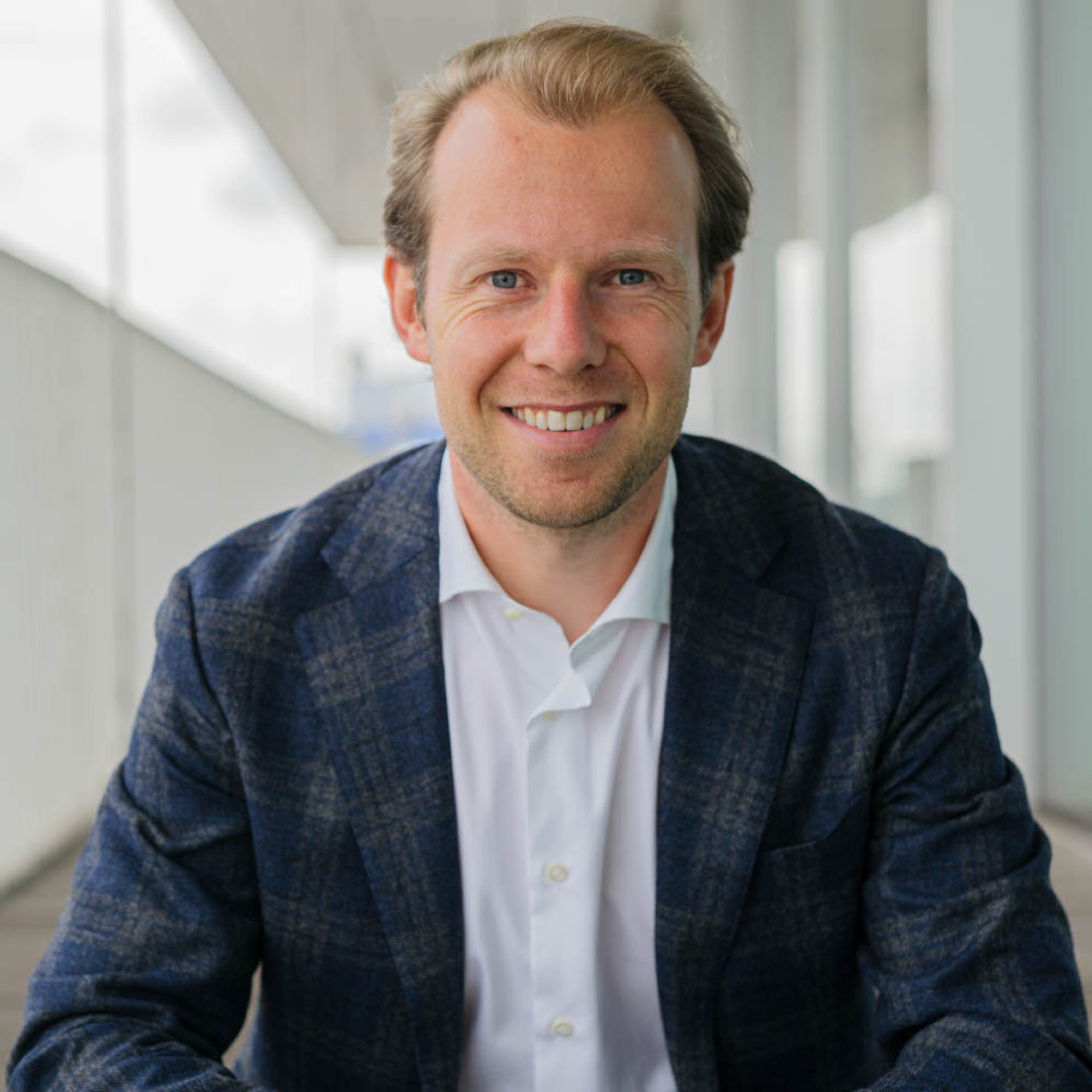 Foto van Carlo Steenvoorden, Head of Executive Rewards (HR) bij KPN