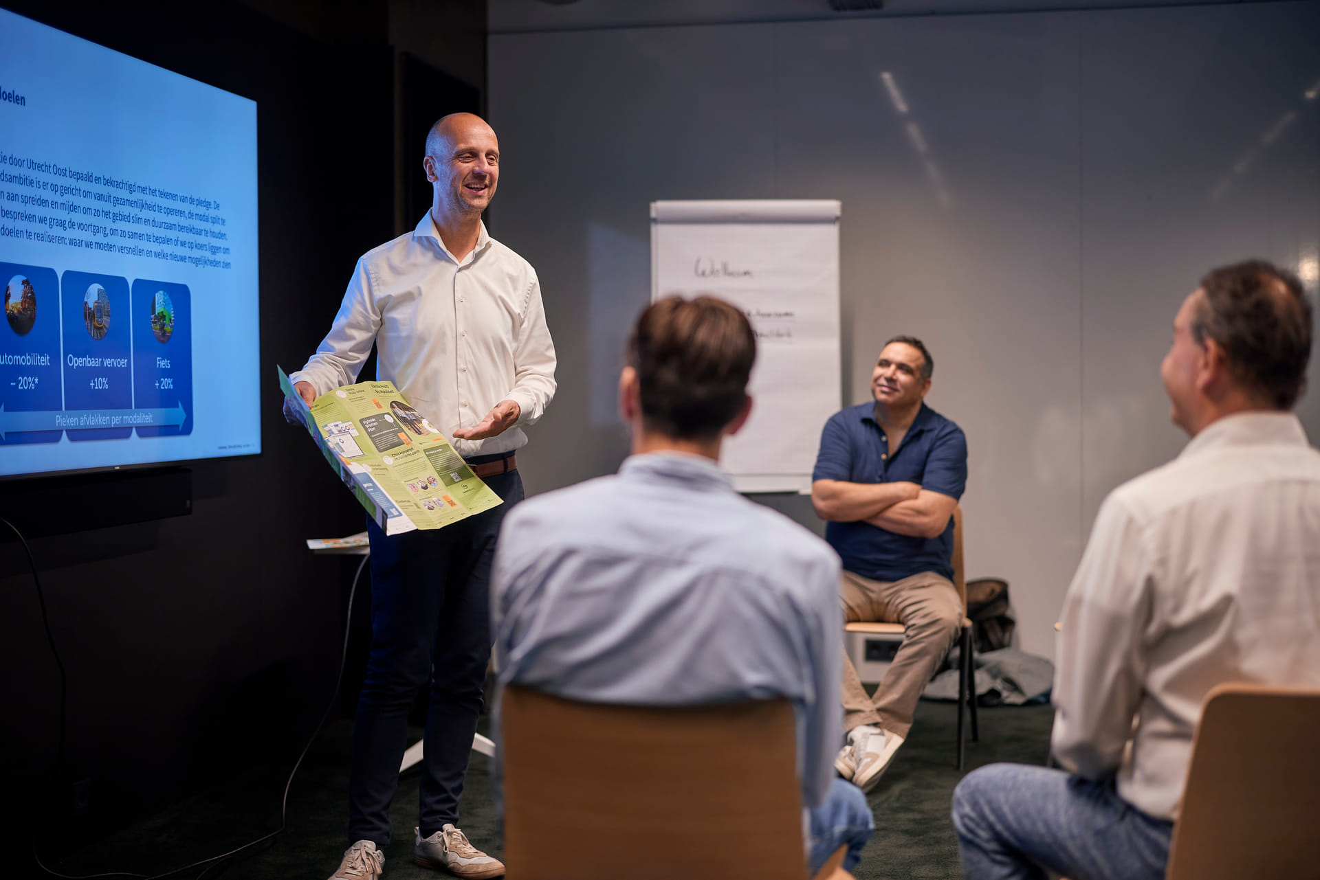 Gebiedsregisseur bij Goedopweg geeft presentaties aan 3 werkgevers